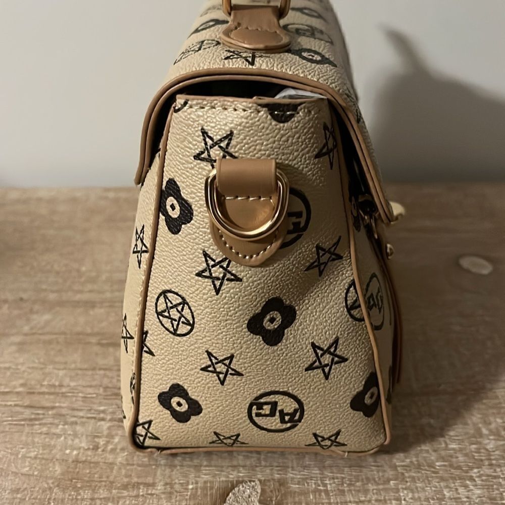 Fashion Purse - Picture 2 of 7